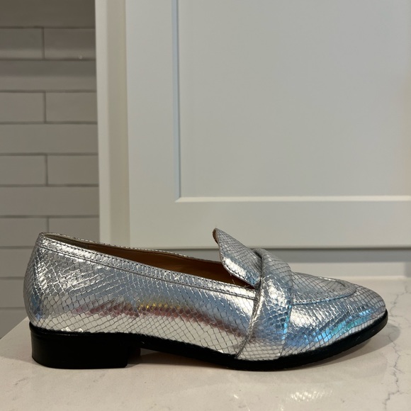 Schutz Silver Snakeskin Leather Loafers. Size 7. GUC! Dustbag included. - Picture 8 of 16